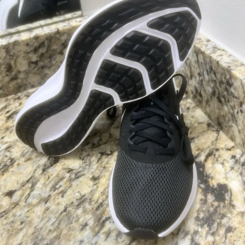 Nike Downshifter 11 Women's Size 10 Running Shoes CW3413-006  Black White